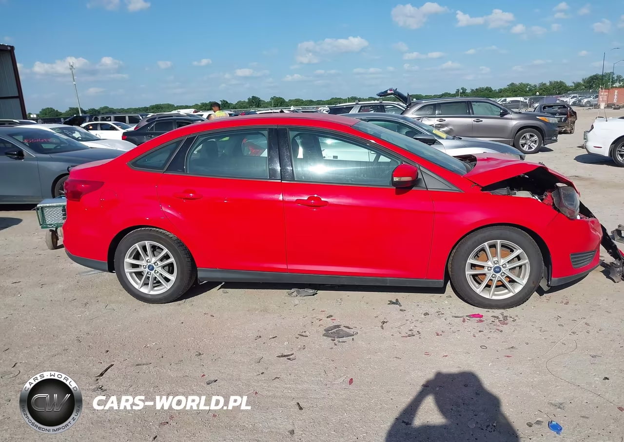 2017 Ford Focus Se VIN:1FADP3F25HL346536 - 12