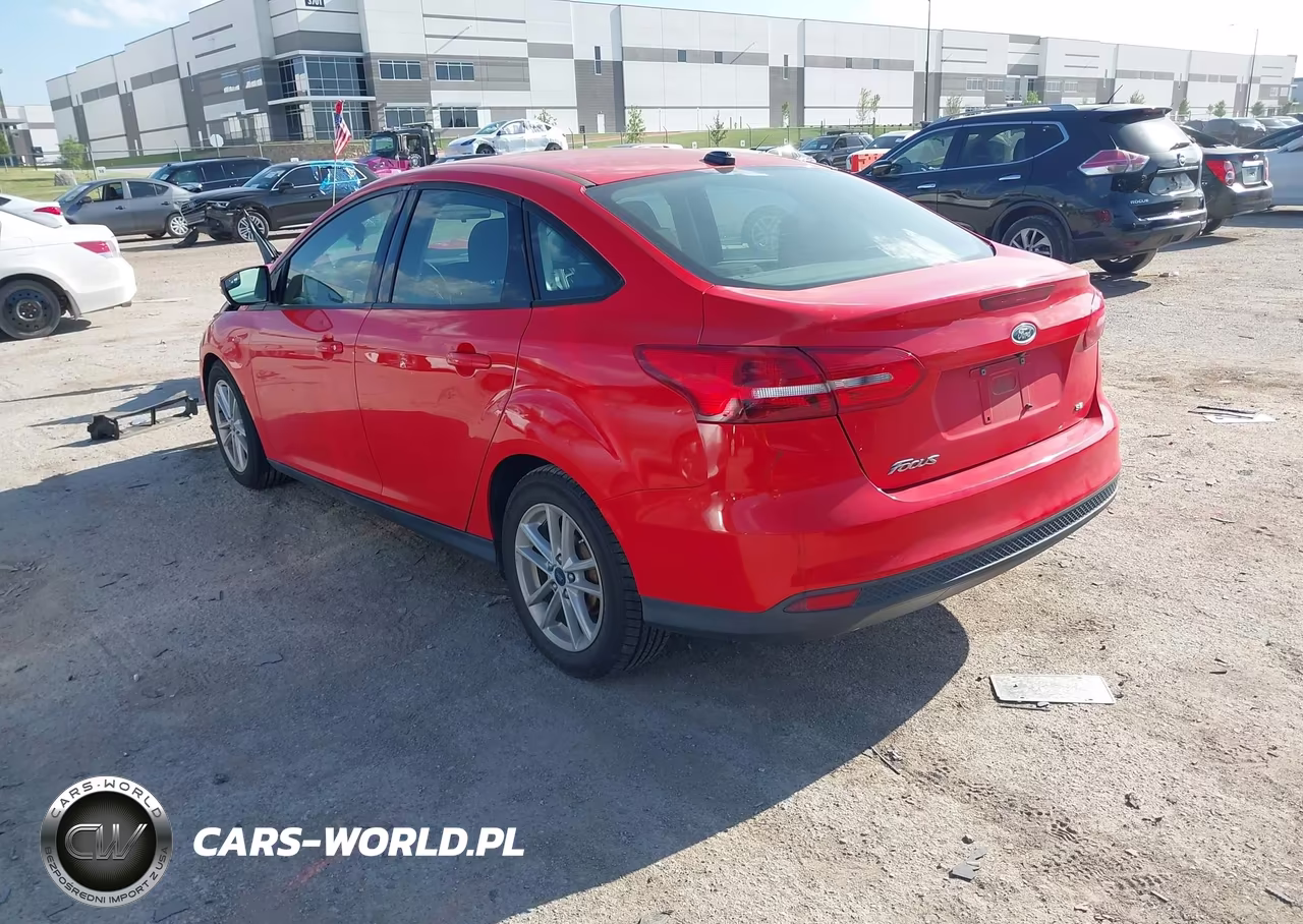 2017 Ford Focus Se VIN:1FADP3F25HL346536 - 3