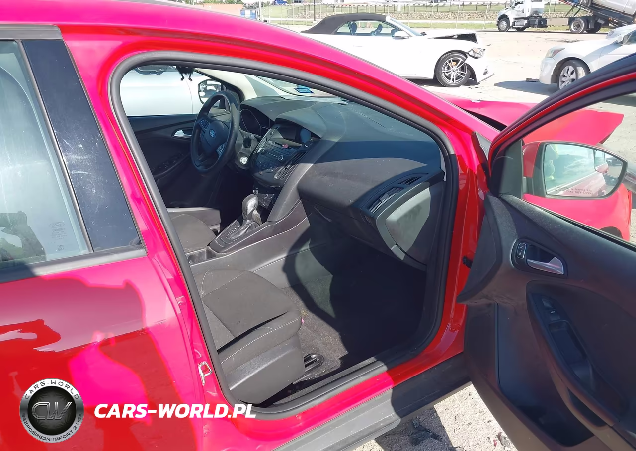2017 Ford Focus Se VIN:1FADP3F25HL346536 - 5