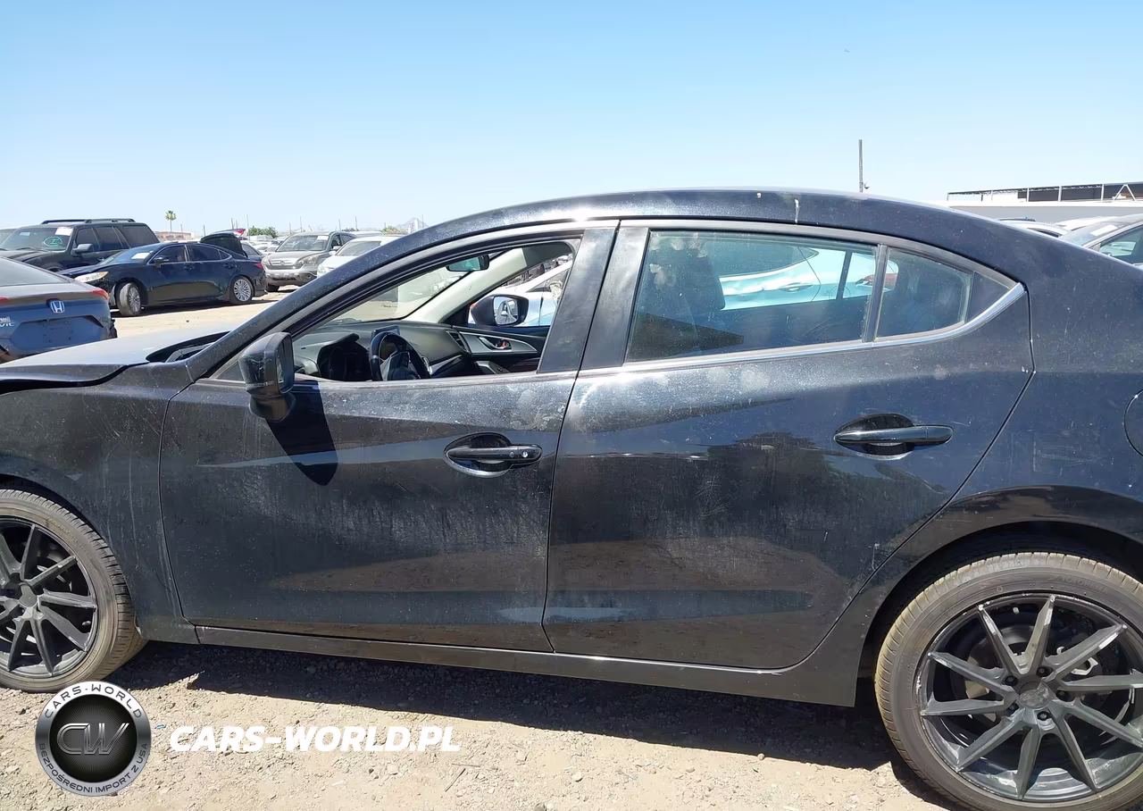 2018 Mazda Mazda3 Touring VIN:3MZBN1V3XJM201421 - 14