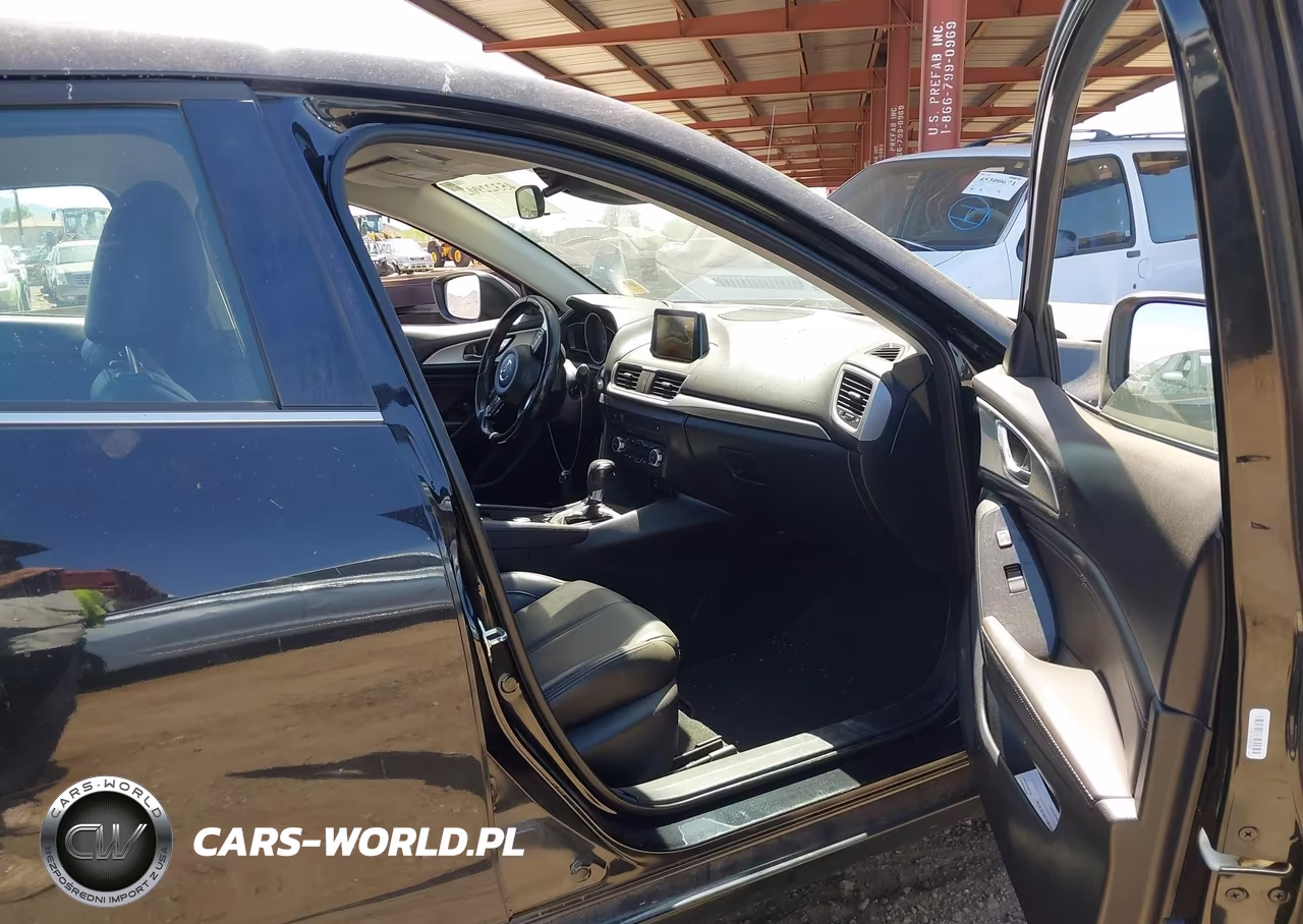 2018 Mazda Mazda3 Touring VIN:3MZBN1V3XJM201421 - 5