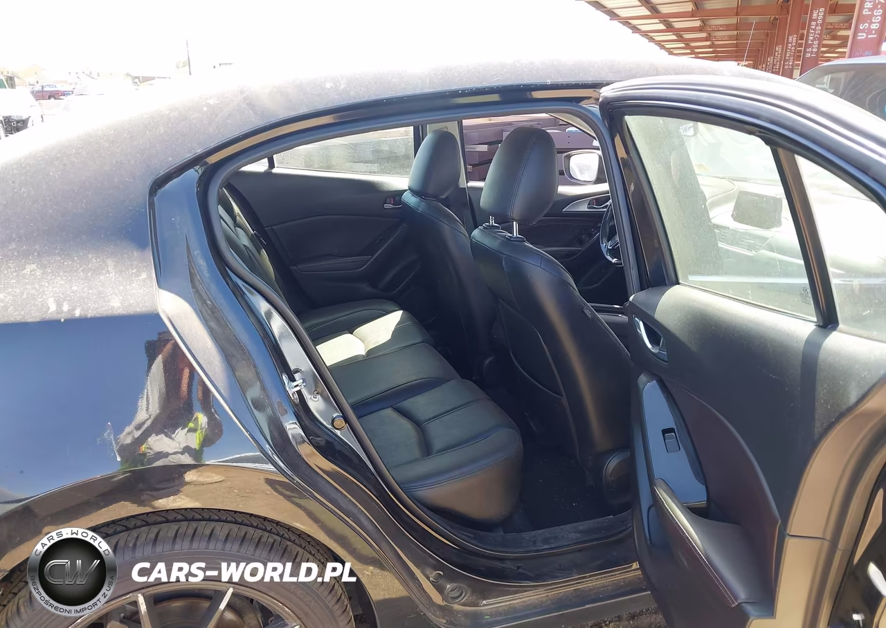 2018 Mazda Mazda3 Touring VIN:3MZBN1V3XJM201421 - 8