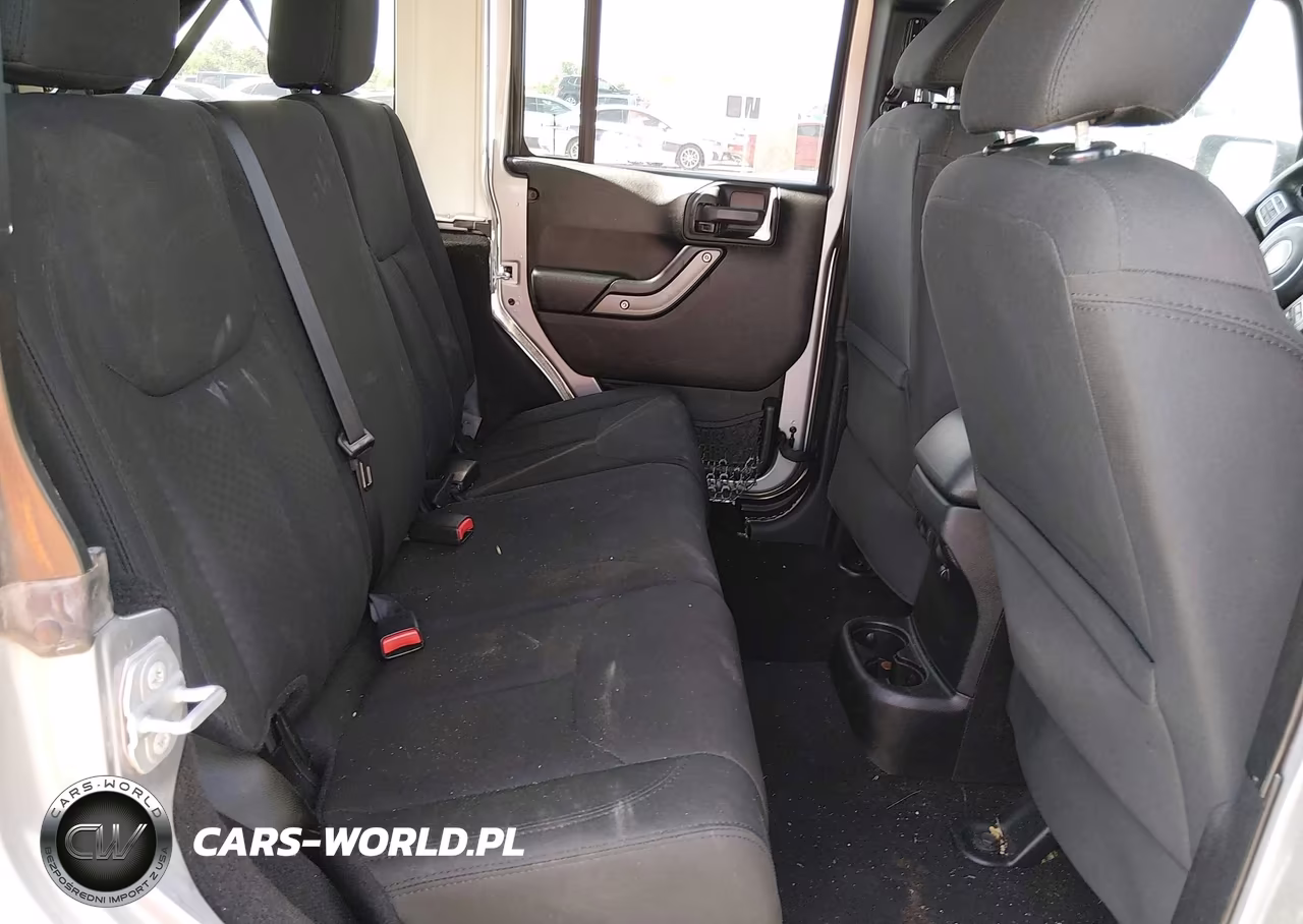 2016 Jeep Wrangler Unlimited Sport VIN:1C4BJWDG3GL178865 - 8