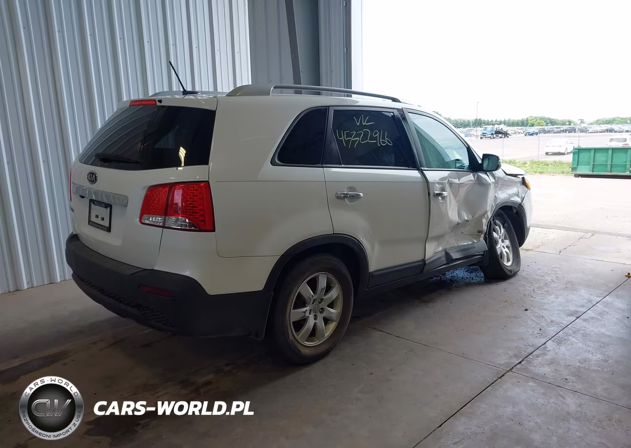 2013 Kia Sorento Lx VIN:5XYKT3A69DG416052 - 4