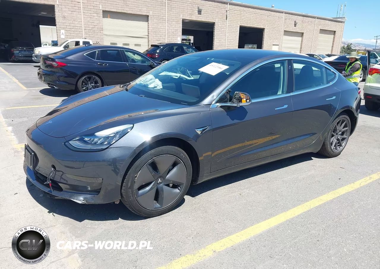 2018 Tesla Model 3 Long Range-Mid Range VIN:5YJ3E1EAXJF045309 - 2