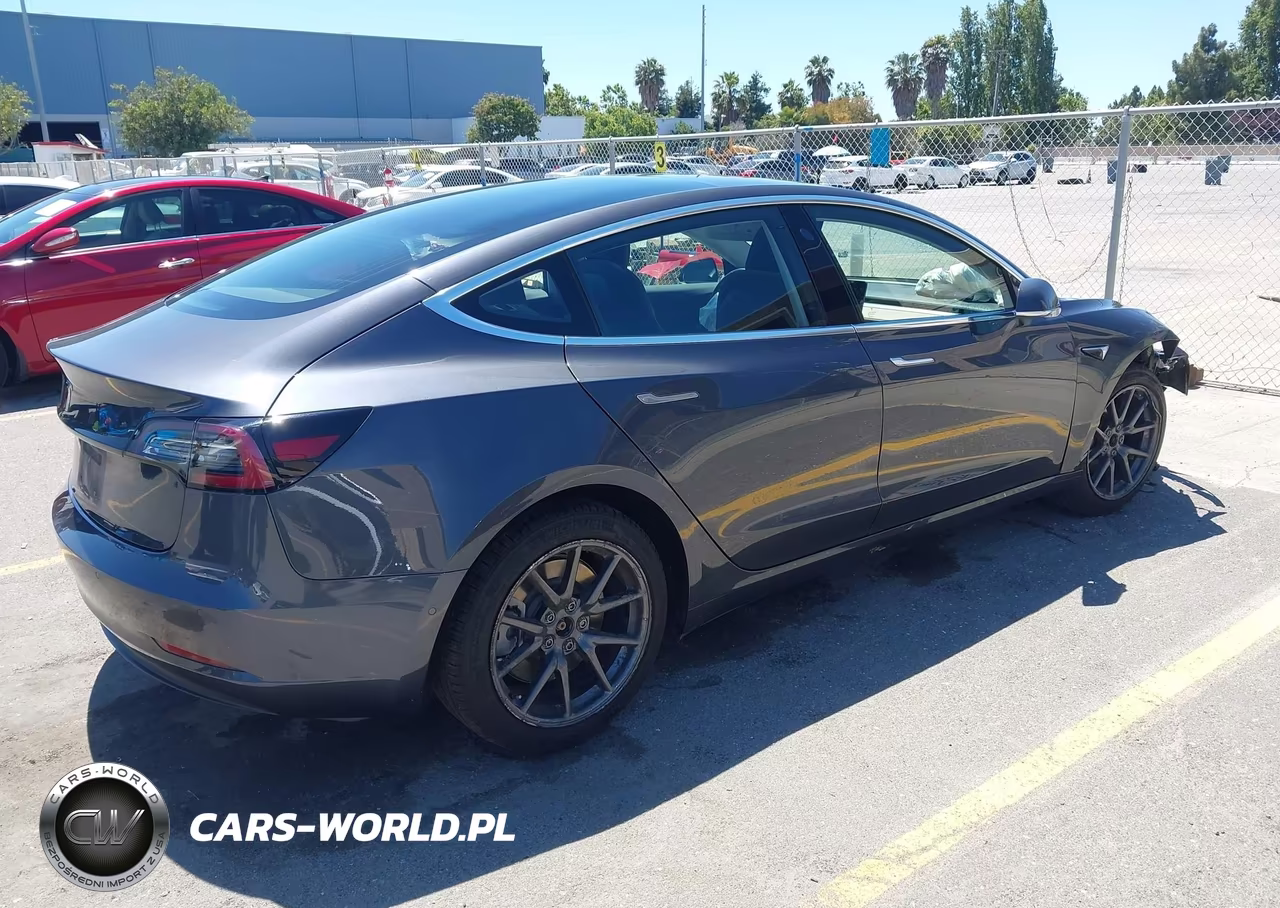2018 Tesla Model 3 Long Range-Mid Range VIN:5YJ3E1EAXJF045309 - 4