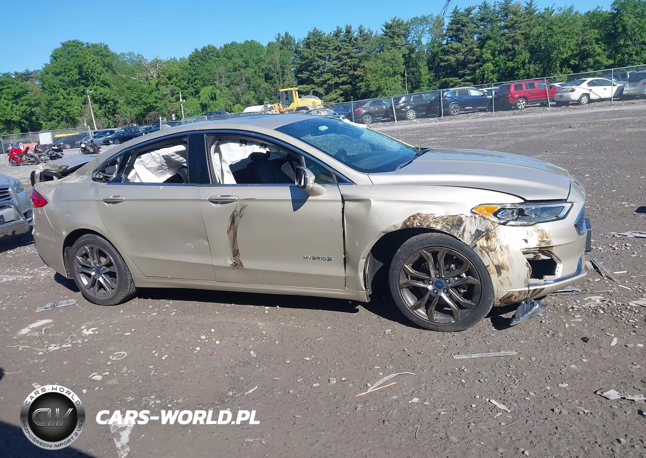 2019 Ford Fusion Hybrid Titanium VIN:3FA6P0RU0KR227726 - 13