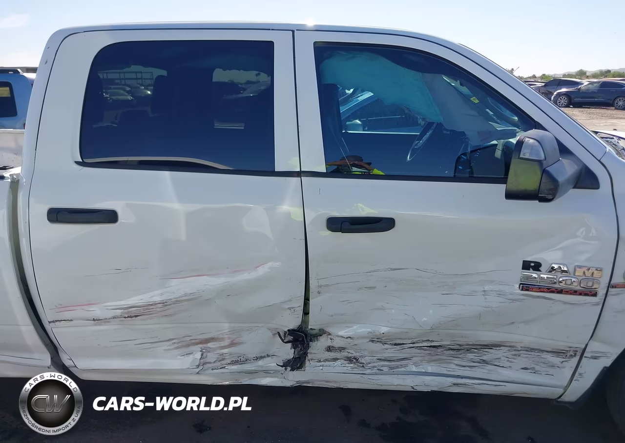 2013 Ram 2500 Tradesman VIN:3C6UR4HL9DG570102 - 13