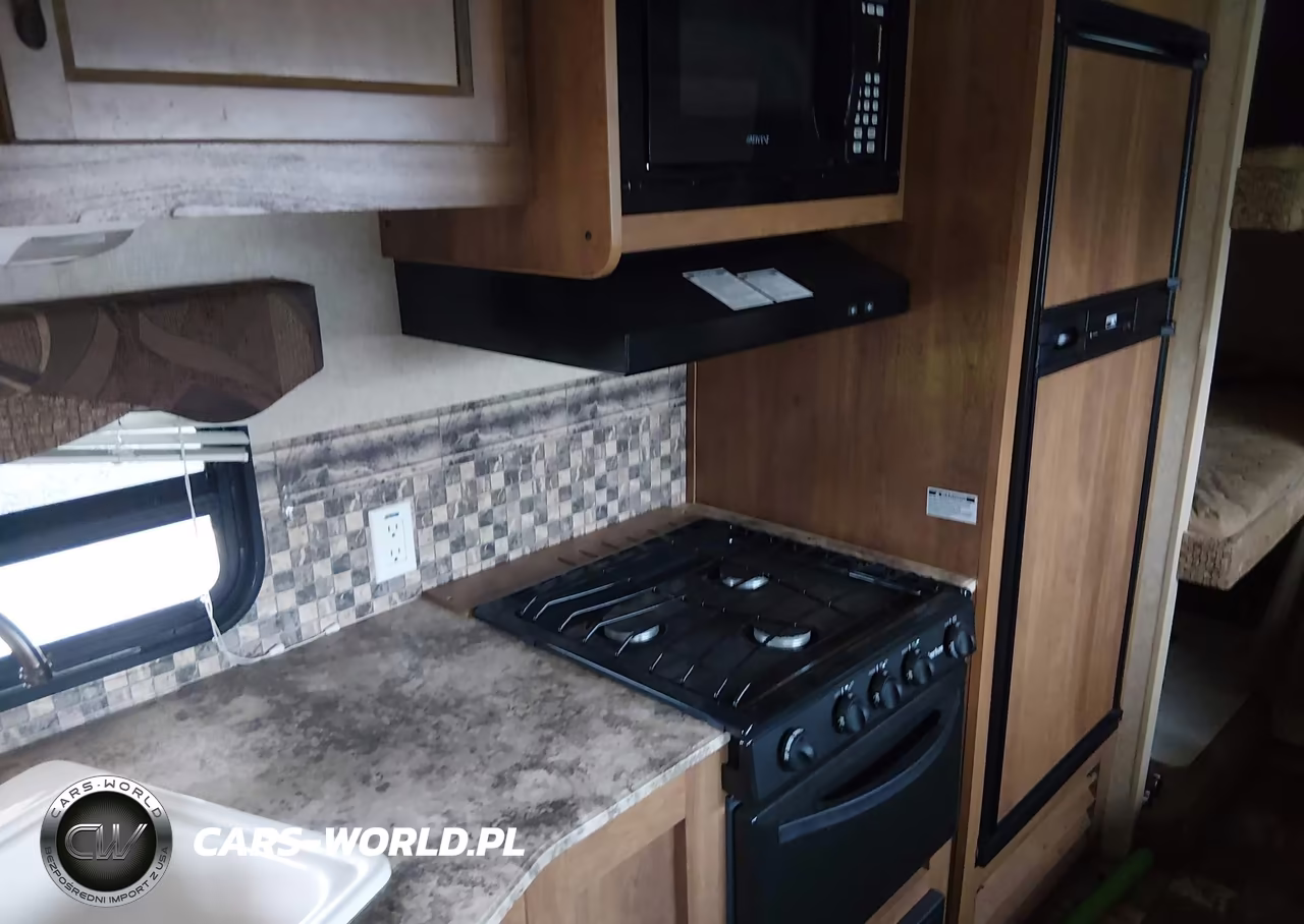 2015 Coachmen Catali VIN:5ZT2CASB9FA019524 - 14