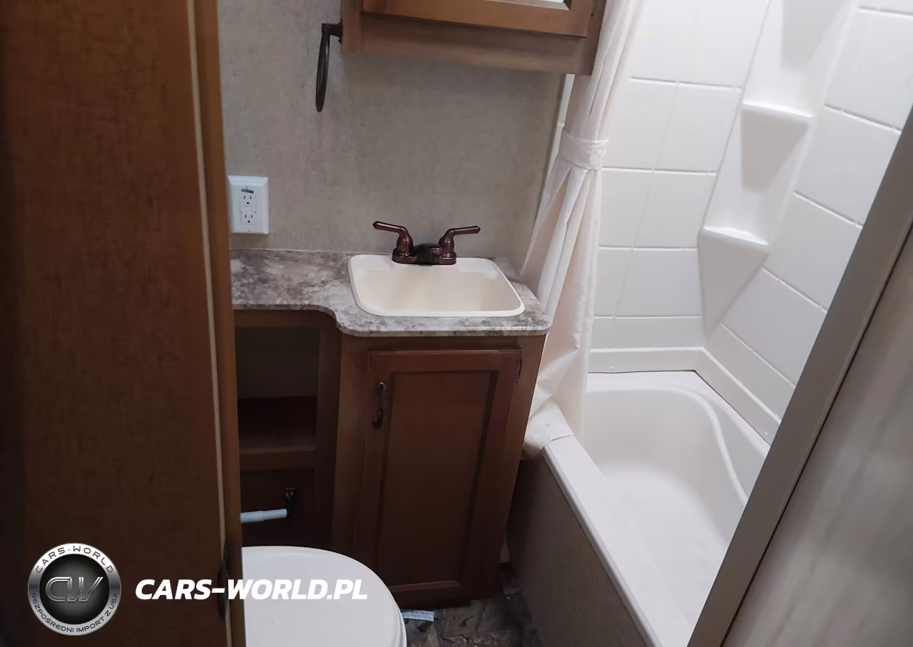 2015 Coachmen Catali VIN:5ZT2CASB9FA019524 - 15