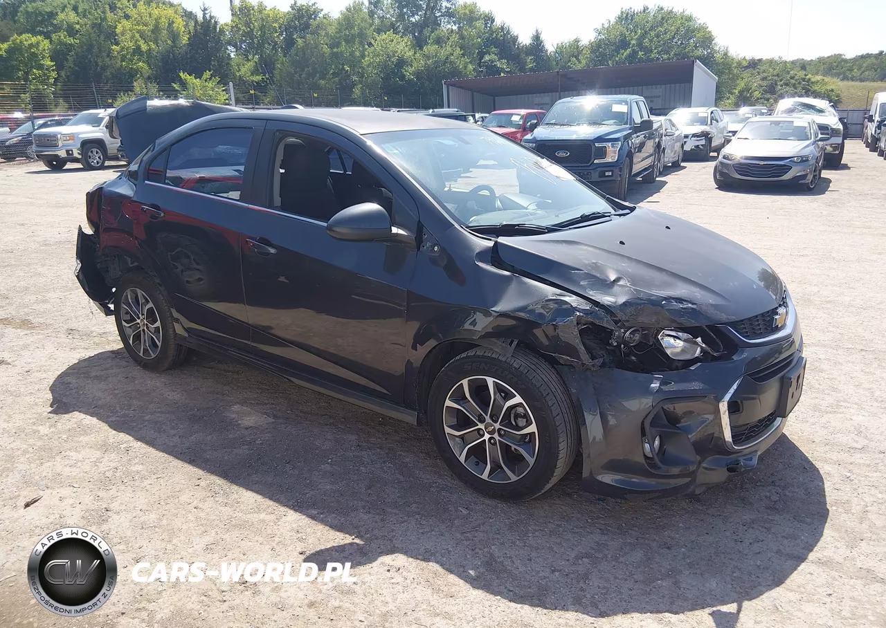 2017 Chevrolet Sonic Lt Auto – zdjęcie 1 z 16