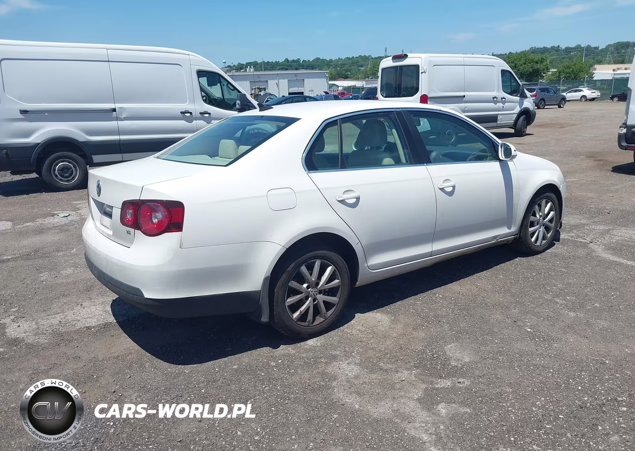 2010 Volkswagen Jetta Se VIN:3VWRZ7AJ8AM037709 - 4