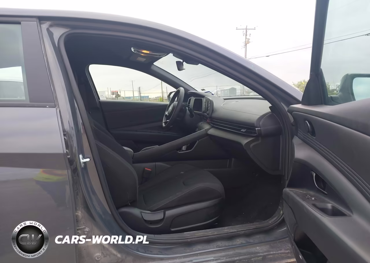2026 Hyundai Elantra Sel Sport VIN:KMHLM4DG0TU121619 - 5