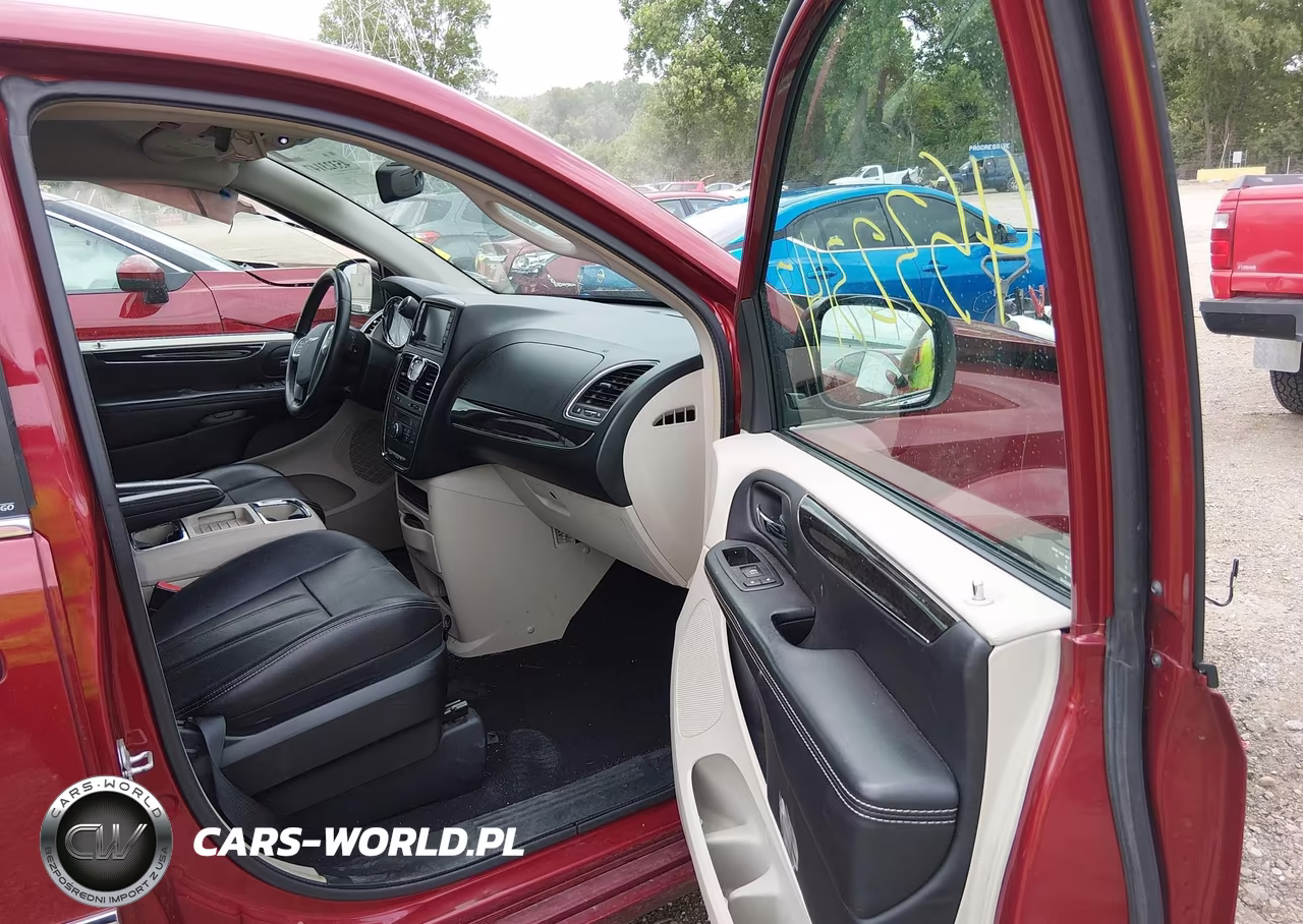 2012 Chrysler Town & Country Touring VIN:2C4RC1BG2CR415619 - 5