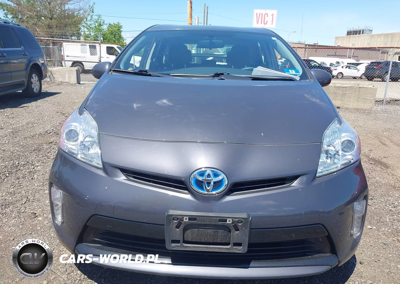 2015 Toyota Prius Two VIN:JTDKN3DU3F0438092 - 12