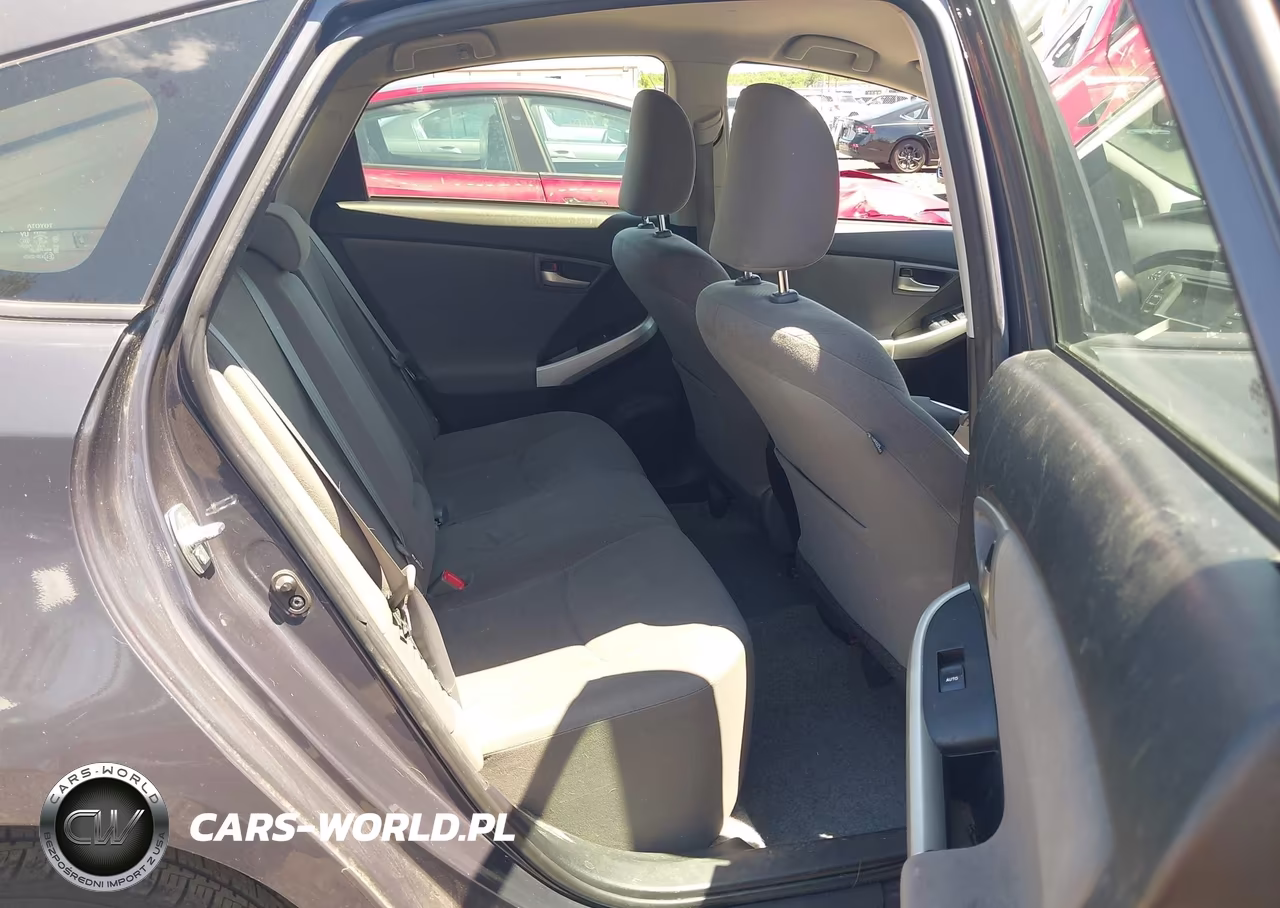 2015 Toyota Prius Two VIN:JTDKN3DU3F0438092 - 8