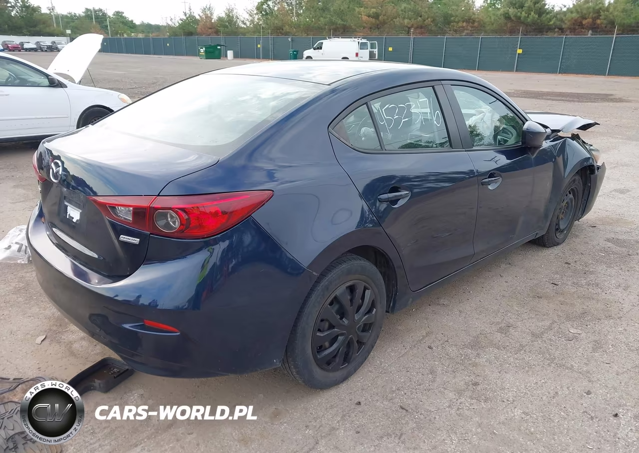 2018 Mazda Mazda3 Sport VIN:3MZBN1U74JM223709 - 4