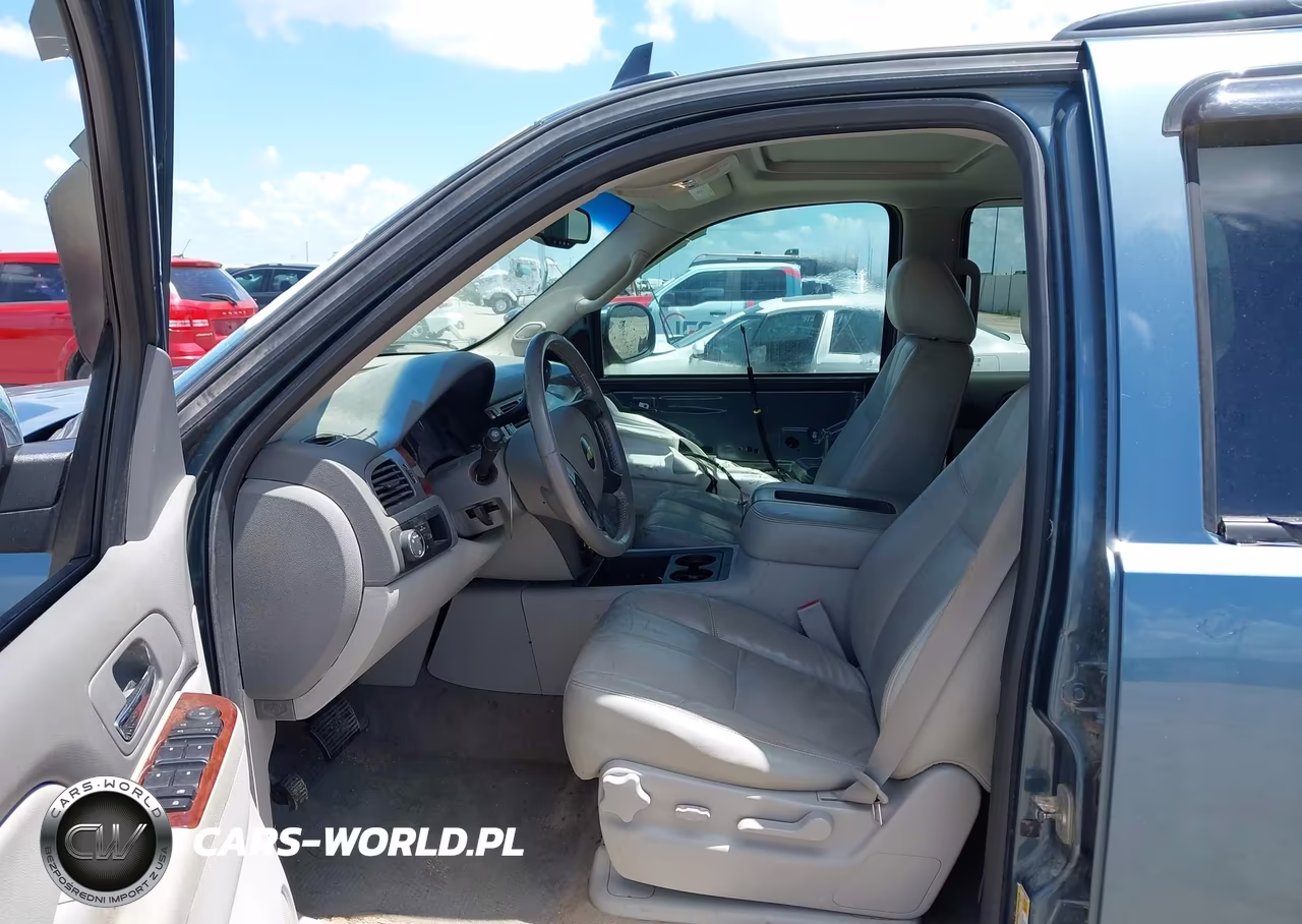 2010 Chevrolet Tahoe Lt VIN:1GNUCBE08AR208287 - 5