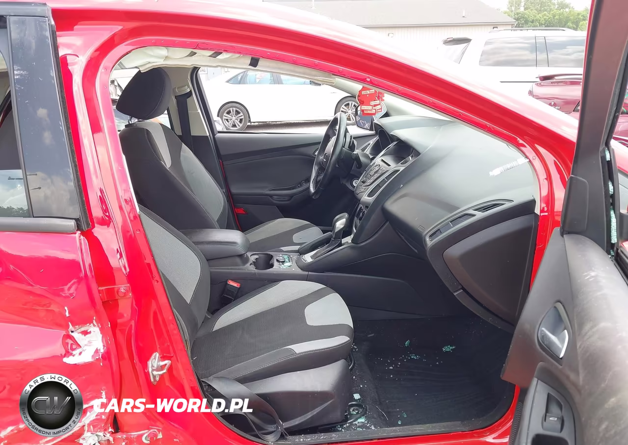 2014 Ford Focus Se VIN:1FADP3F23EL410682 - 5