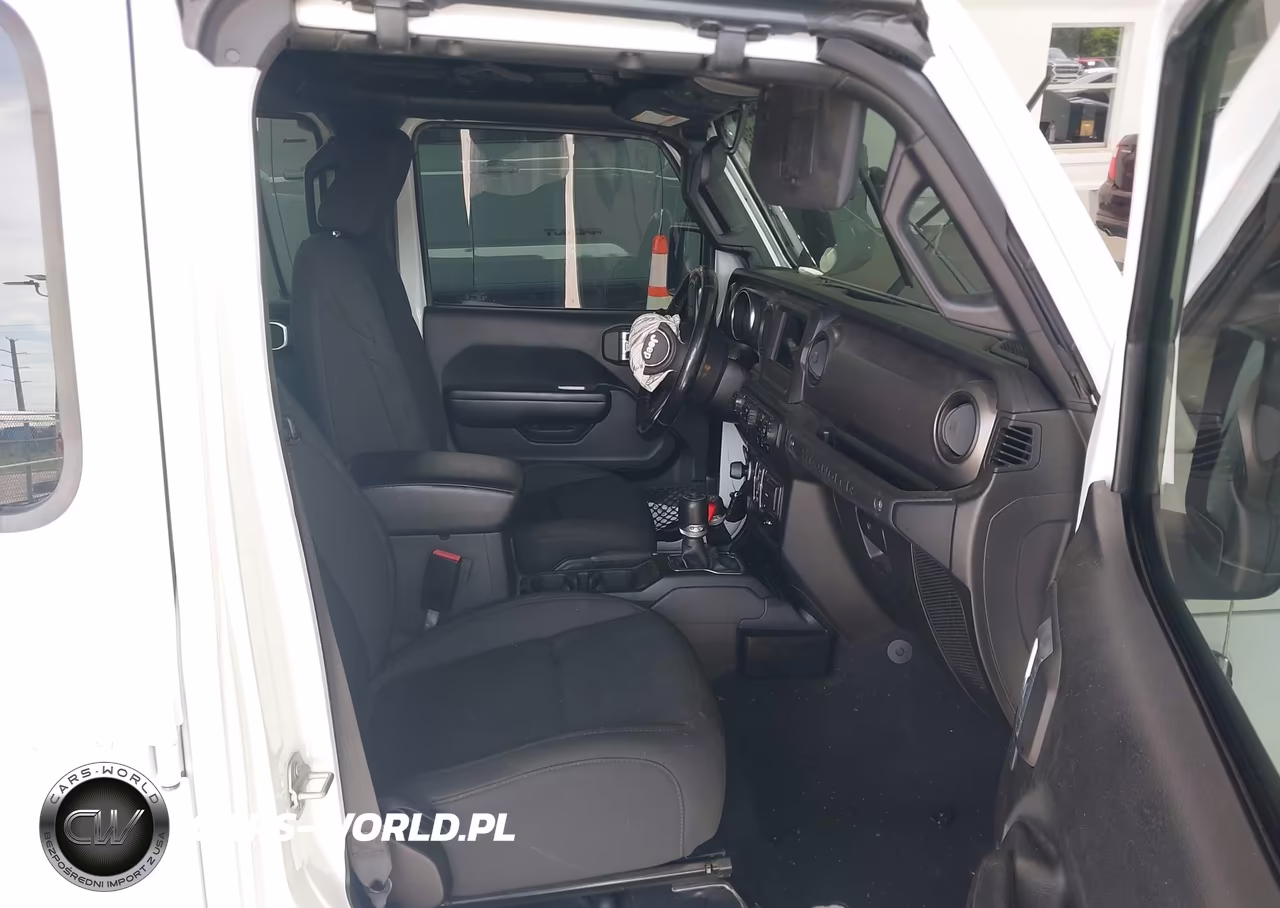 2021 Jeep Wrangler Unlimited Sport S 4X4 VIN:1C4HJXDN0MW644390 - 5