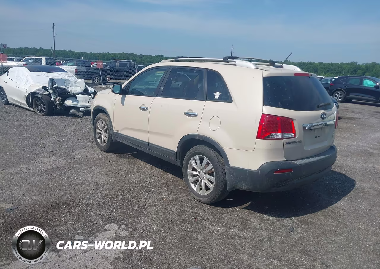 2011 Kia Sorento Lx V6 VIN:5XYKTDA25BG142655 - 3