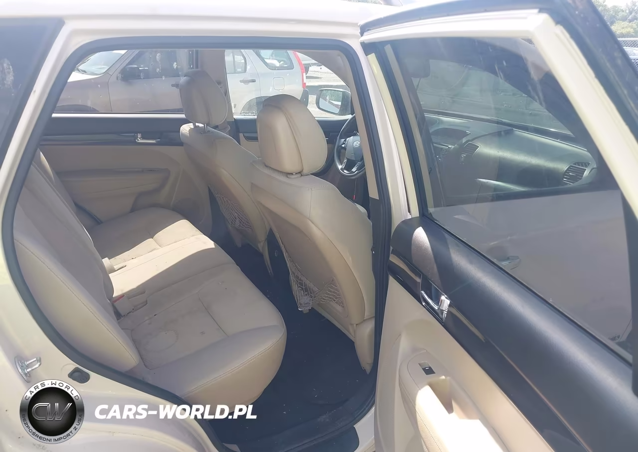 2011 Kia Sorento Lx V6 VIN:5XYKTDA25BG142655 - 8