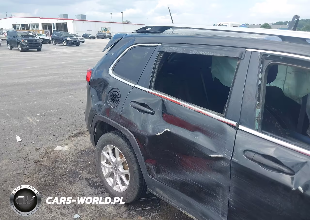 2015 Jeep Cherokee Latitude VIN:1C4PJMCBXFW789070 - 16