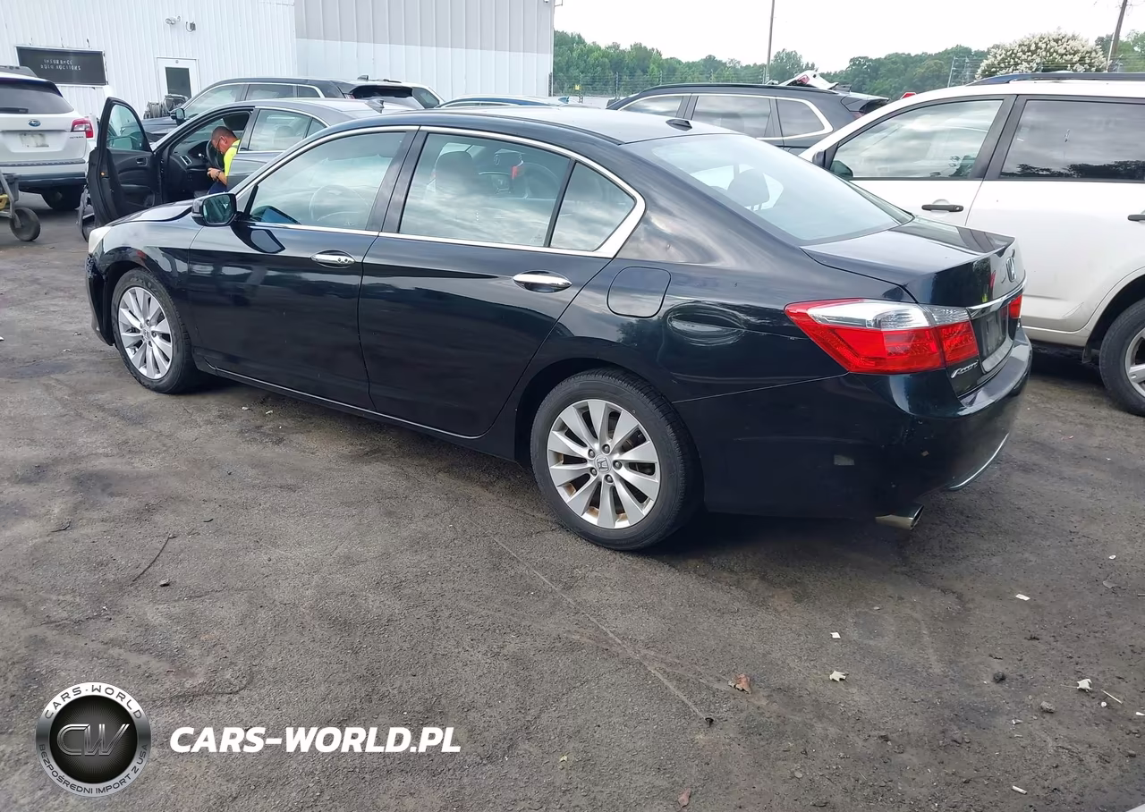 2015 Honda Accord Touring VIN:1HGCR3F91FA035046 - 3