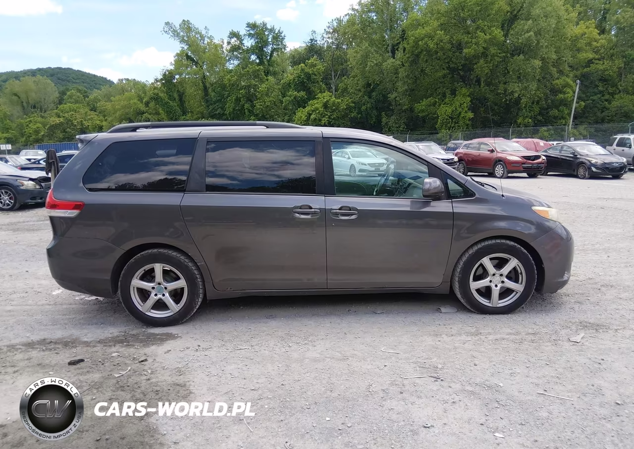 2011 Toyota Sienna Le VIN:5TDJK3DCXBS015223 - 13