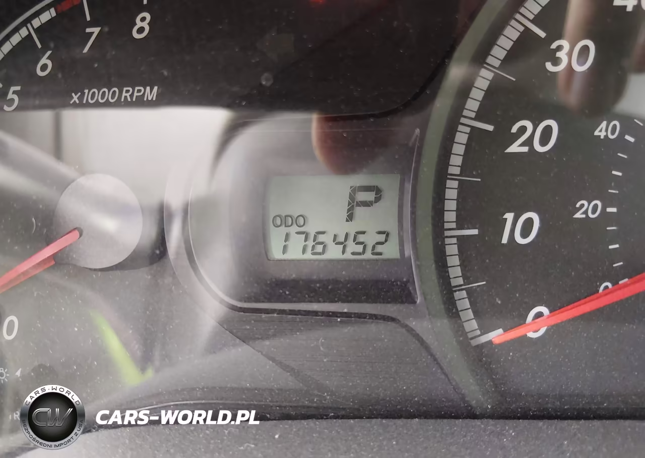 2011 Toyota Sienna Le VIN:5TDJK3DCXBS015223 - 15