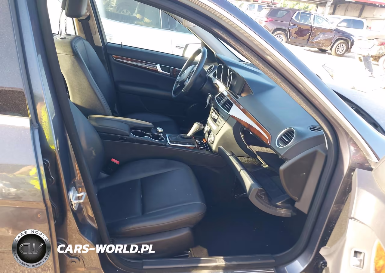 2014 Mercedes-Benz C 250 Luxury VIN:WDDGF4HBXER319988 - 5