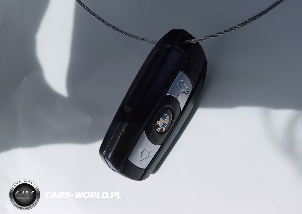 2009 BMW 328I VIN:WBAPH535X9A435012 - 11