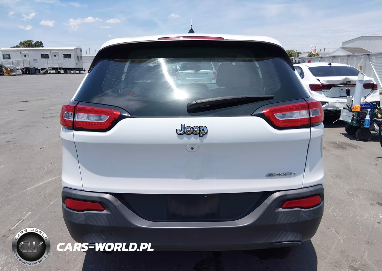 2015 Jeep Cherokee Sport VIN:1C4PJLABXFW532066 - 17