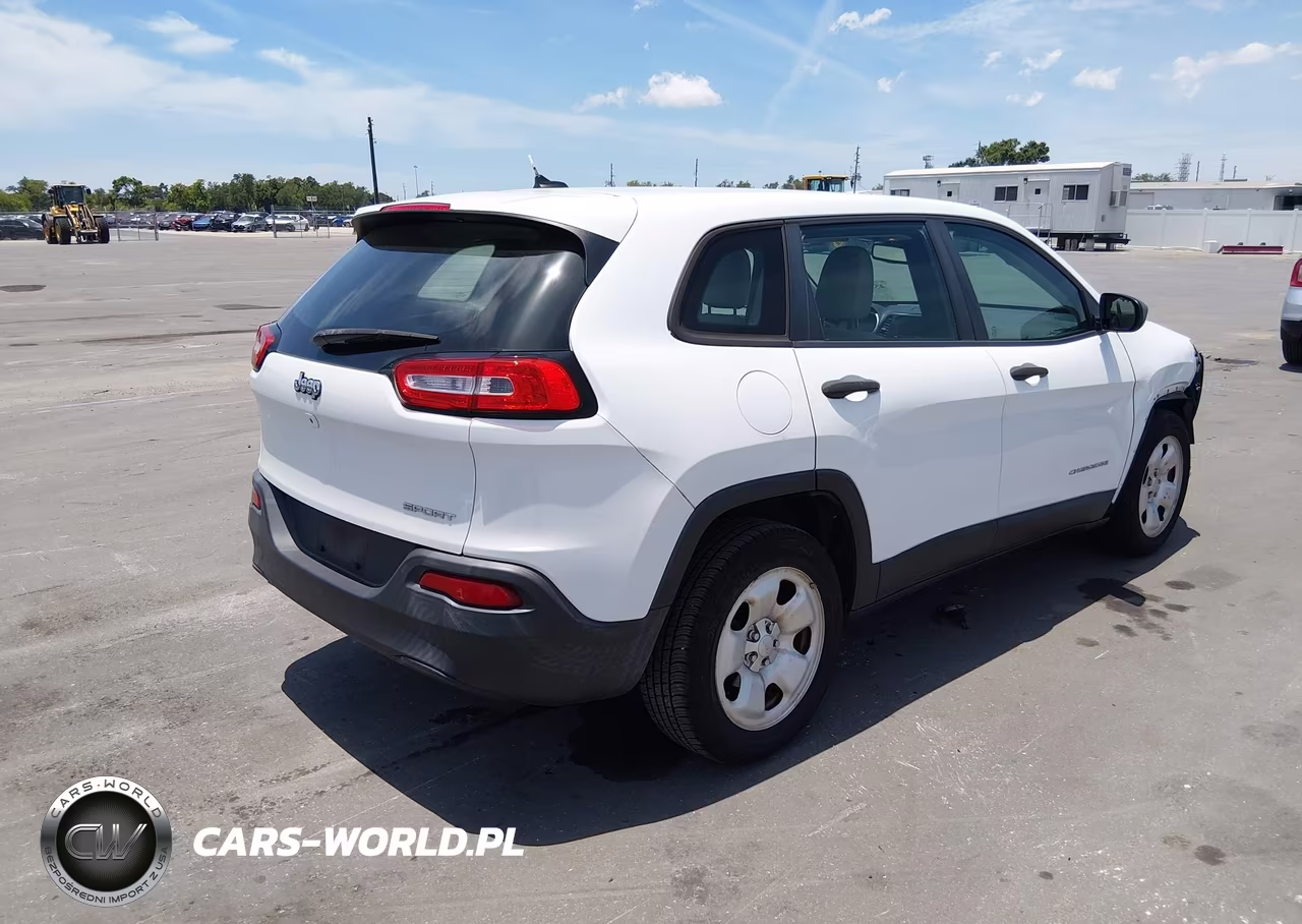2015 Jeep Cherokee Sport VIN:1C4PJLABXFW532066 - 4