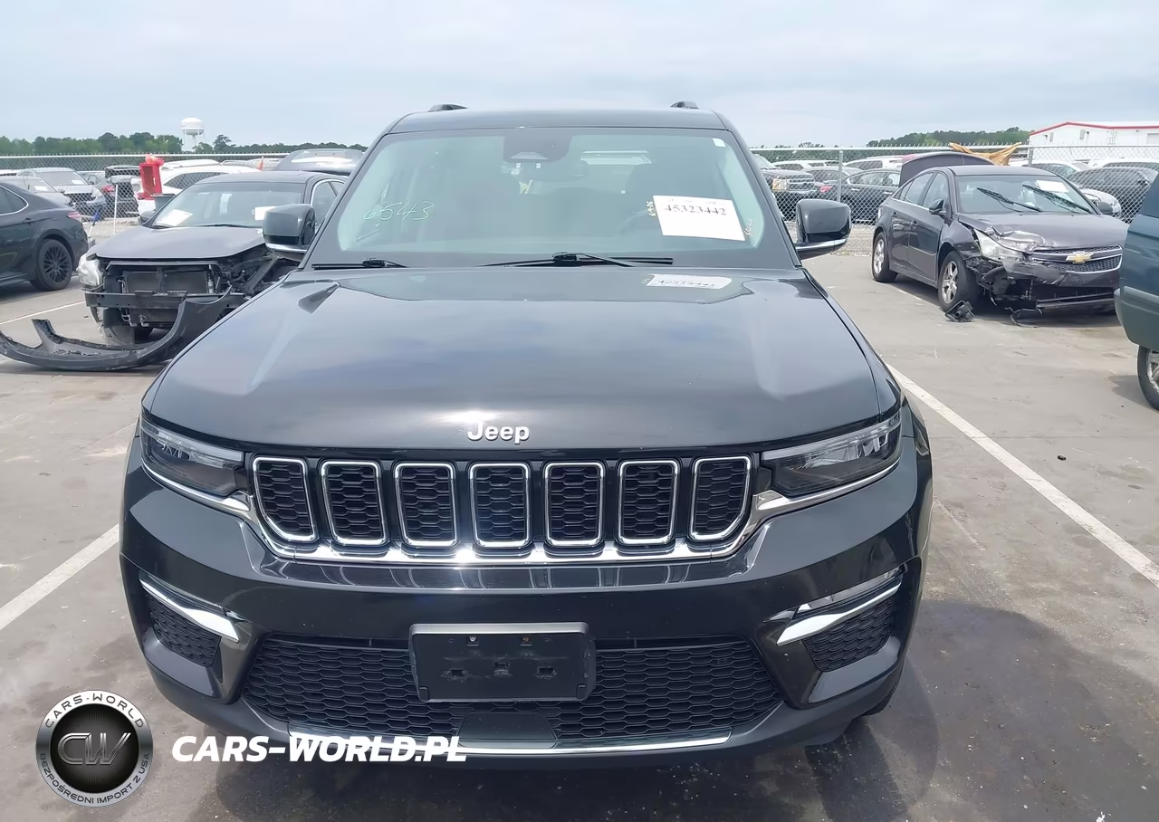 2023 Jeep Grand Cherokee Limited 4X4 VIN:1C4RJHBG6PC528115 - 13