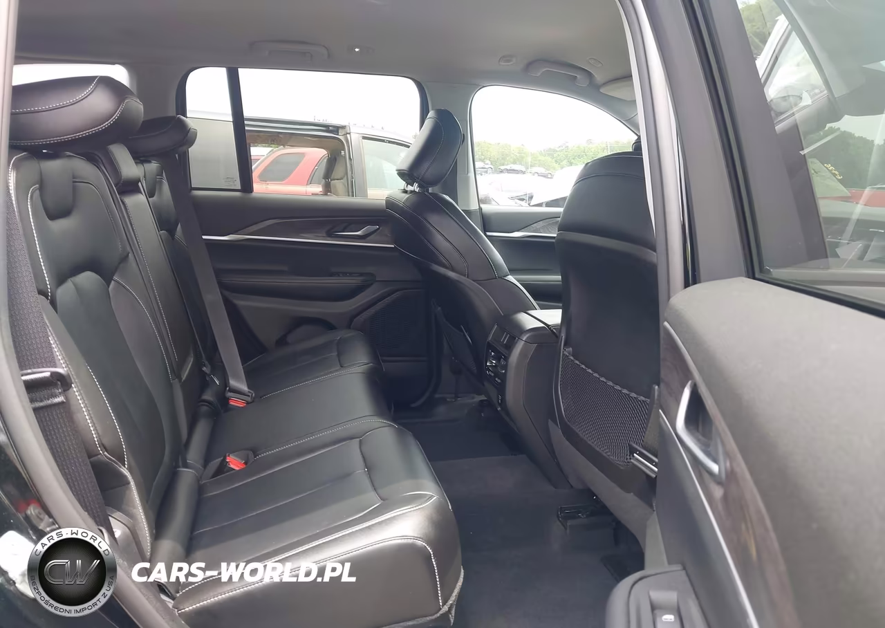 2023 Jeep Grand Cherokee Limited 4X4 VIN:1C4RJHBG6PC528115 - 8