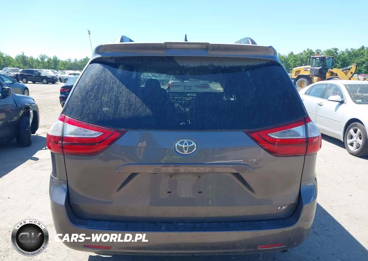 2018 Toyota Sienna Le 8 Passenger VIN:5TDKZ3DC6JS921285 - 14