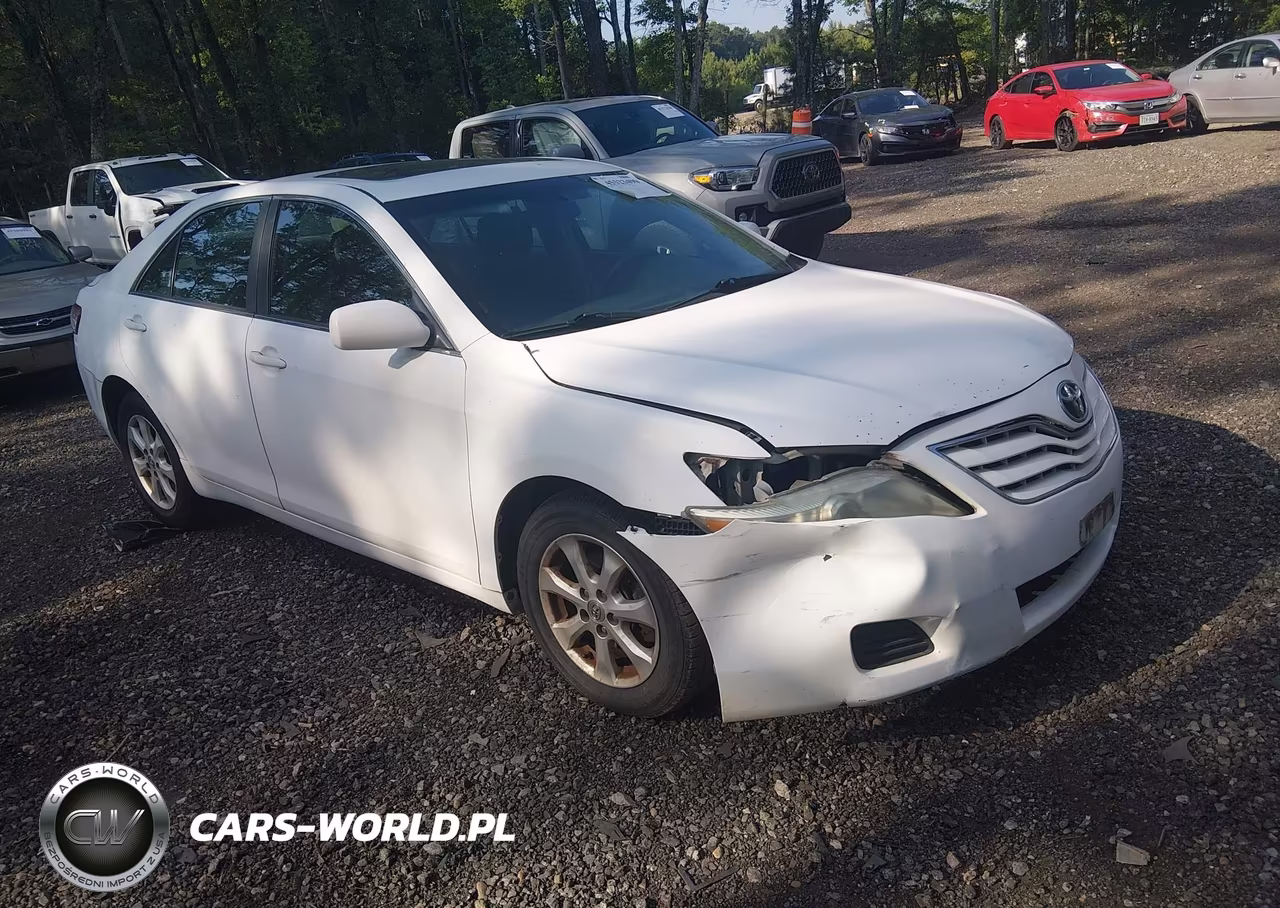 2011 Toyota Camry Le – zdjęcie 1 z 11