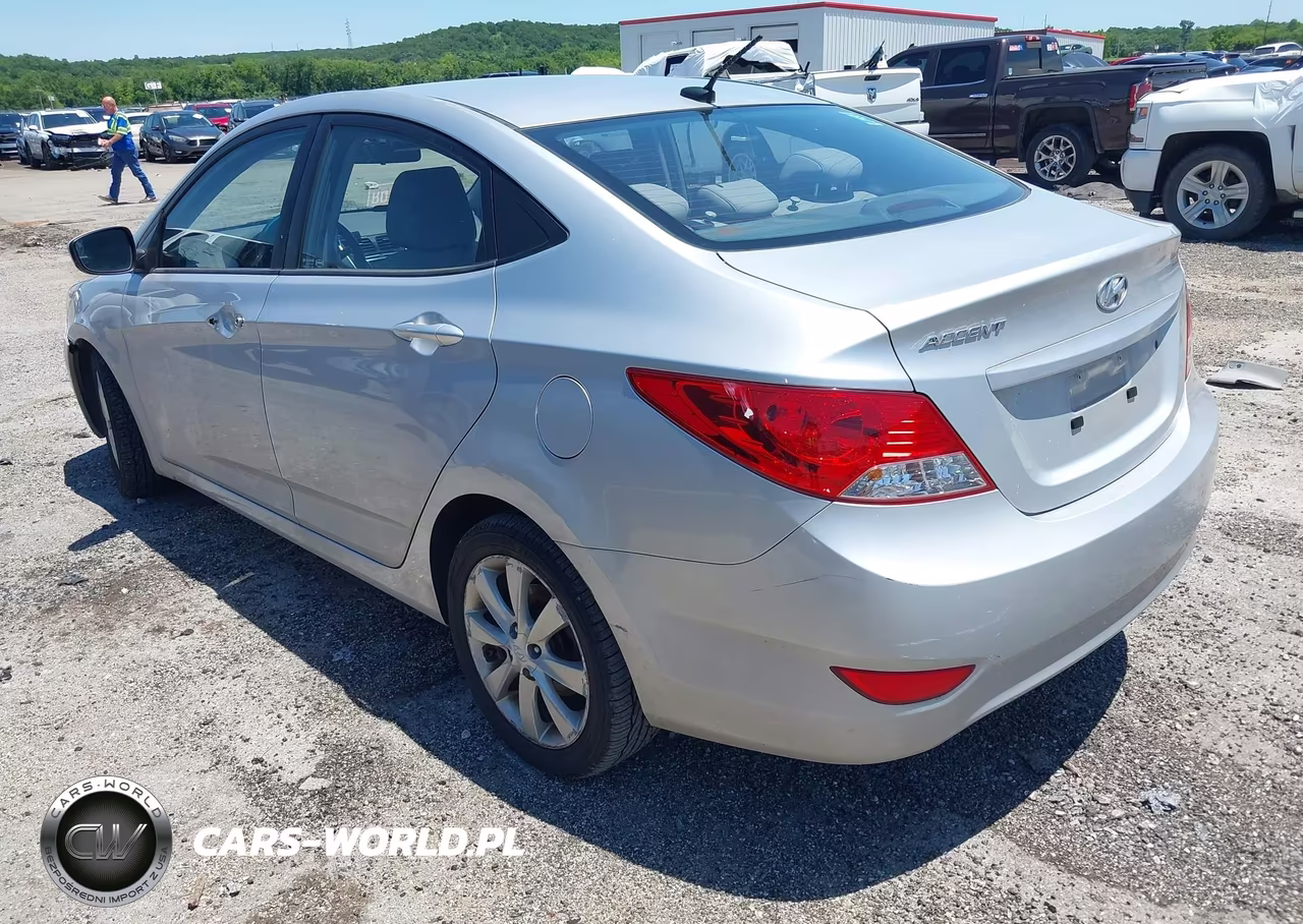 2013 Hyundai Accent Gls VIN:KMHCU4AE0DU298109 - 3