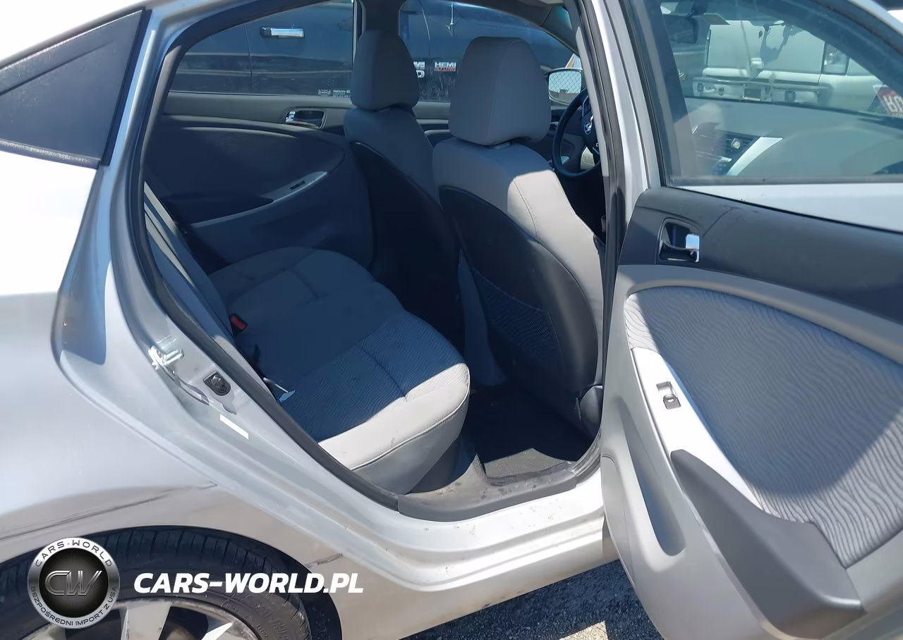 2013 Hyundai Accent Gls VIN:KMHCU4AE0DU298109 - 8