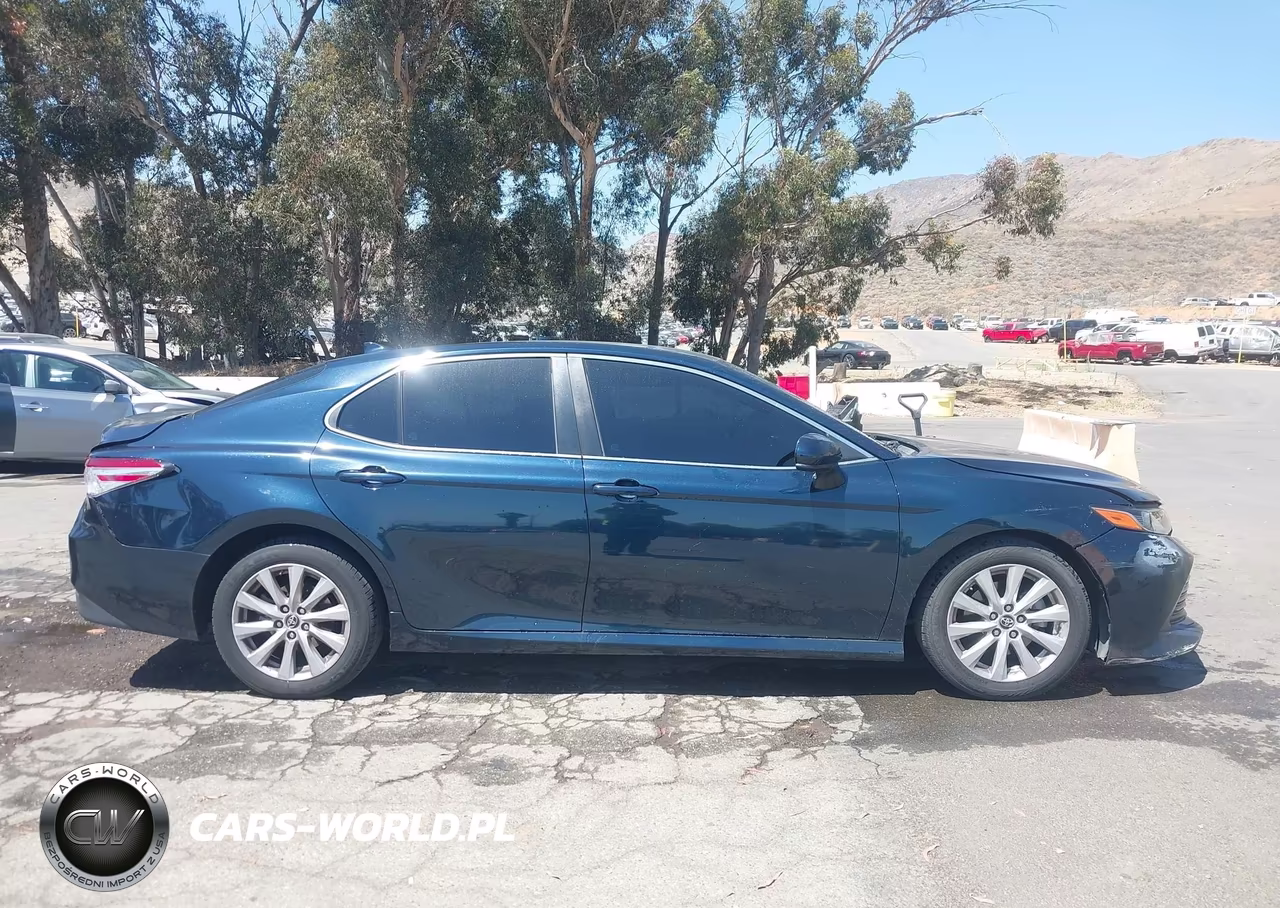 2019 Toyota Camry Le VIN:4T1B11HK4KU755127 - 13