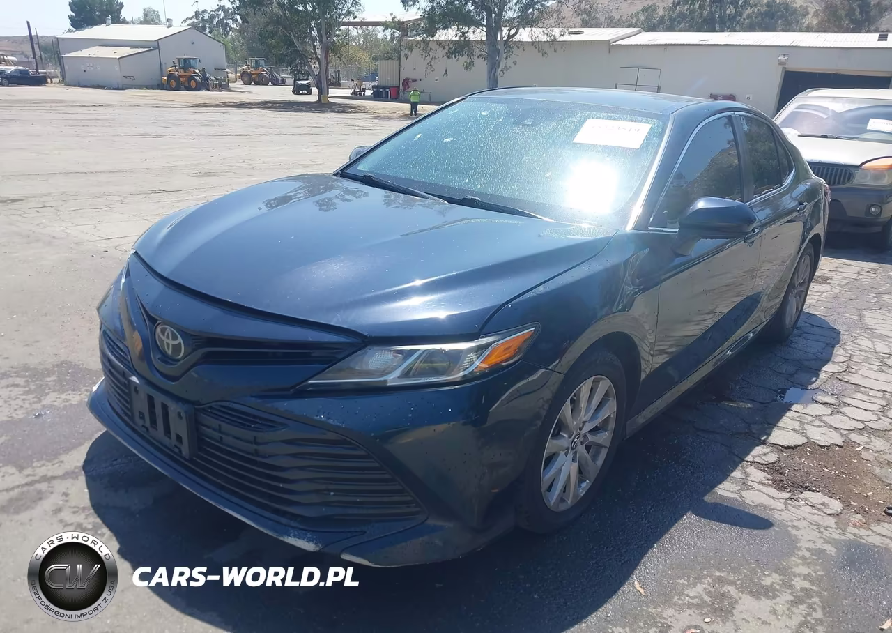 2019 Toyota Camry Le VIN:4T1B11HK4KU755127 - 2
