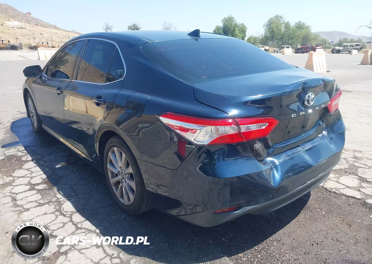 2019 Toyota Camry Le VIN:4T1B11HK4KU755127 - 3