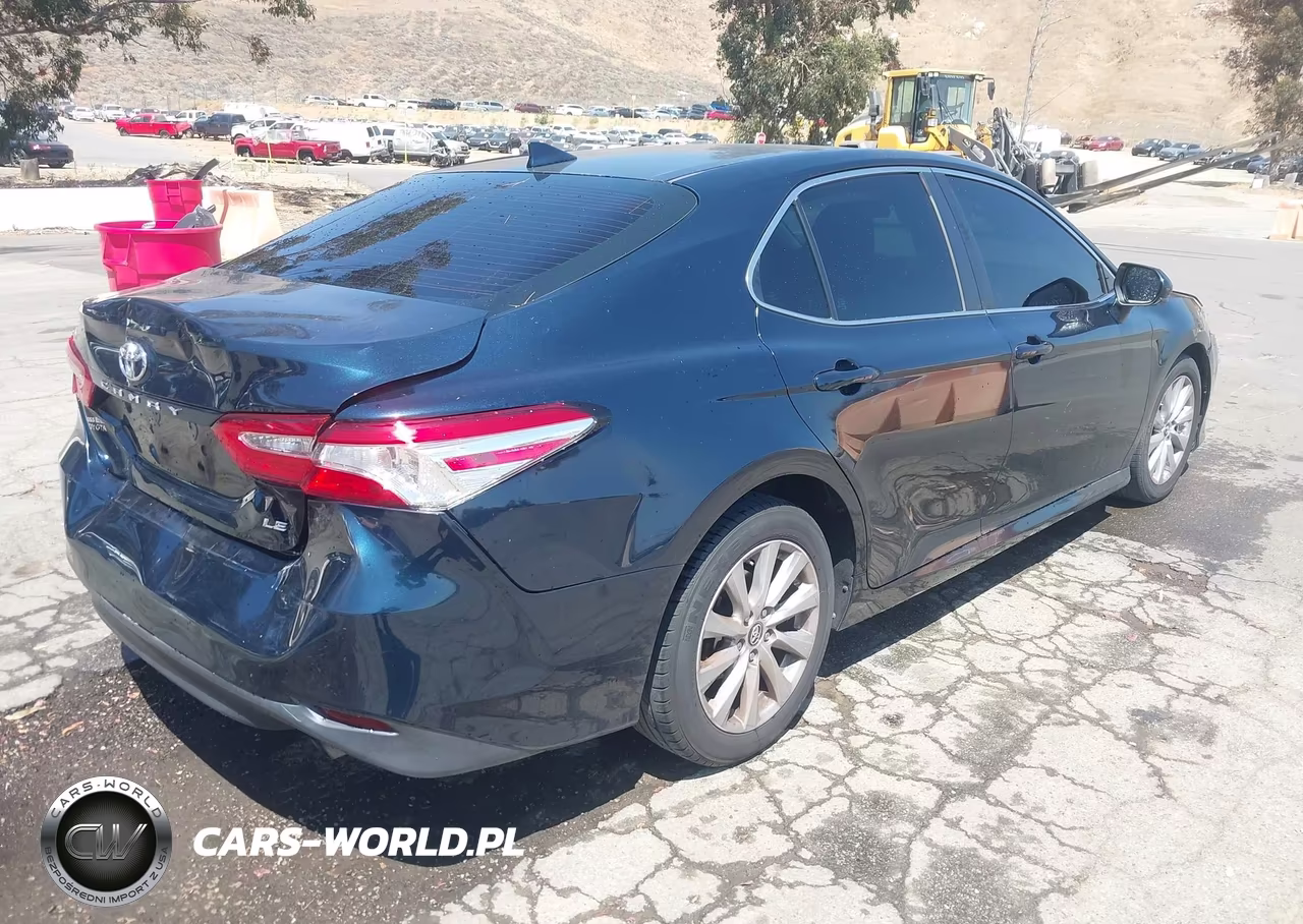 2019 Toyota Camry Le VIN:4T1B11HK4KU755127 - 4