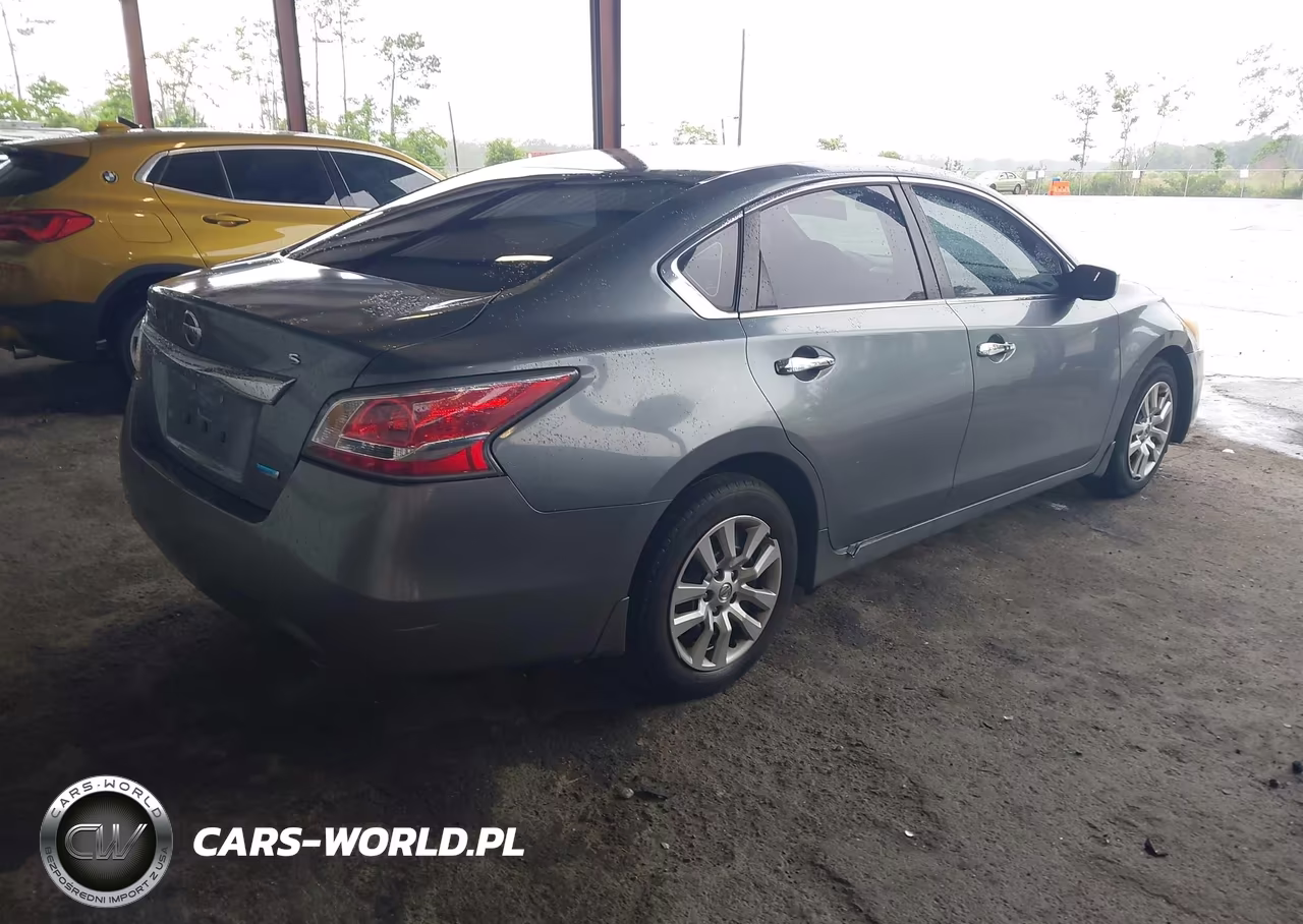 2014 Nissan Altima 2.5 S VIN:1N4AL3AP4EN217656 - 4