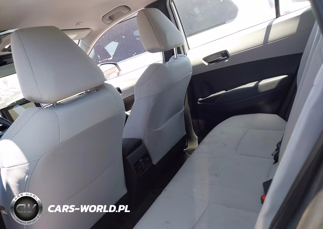 2026 Toyota Corolla Cross L VIN:7MUAAAAG6TV164153 - 18