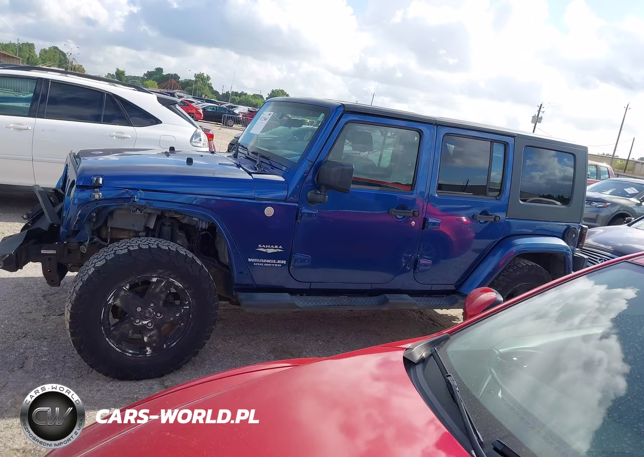 2010 Jeep Wrangler Unlimited Sahara VIN:1J4BA5H15AL185060 - 14