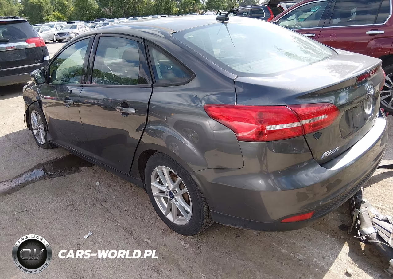 2016 Ford Focus Se VIN:1FADP3F24GL301408 - 3