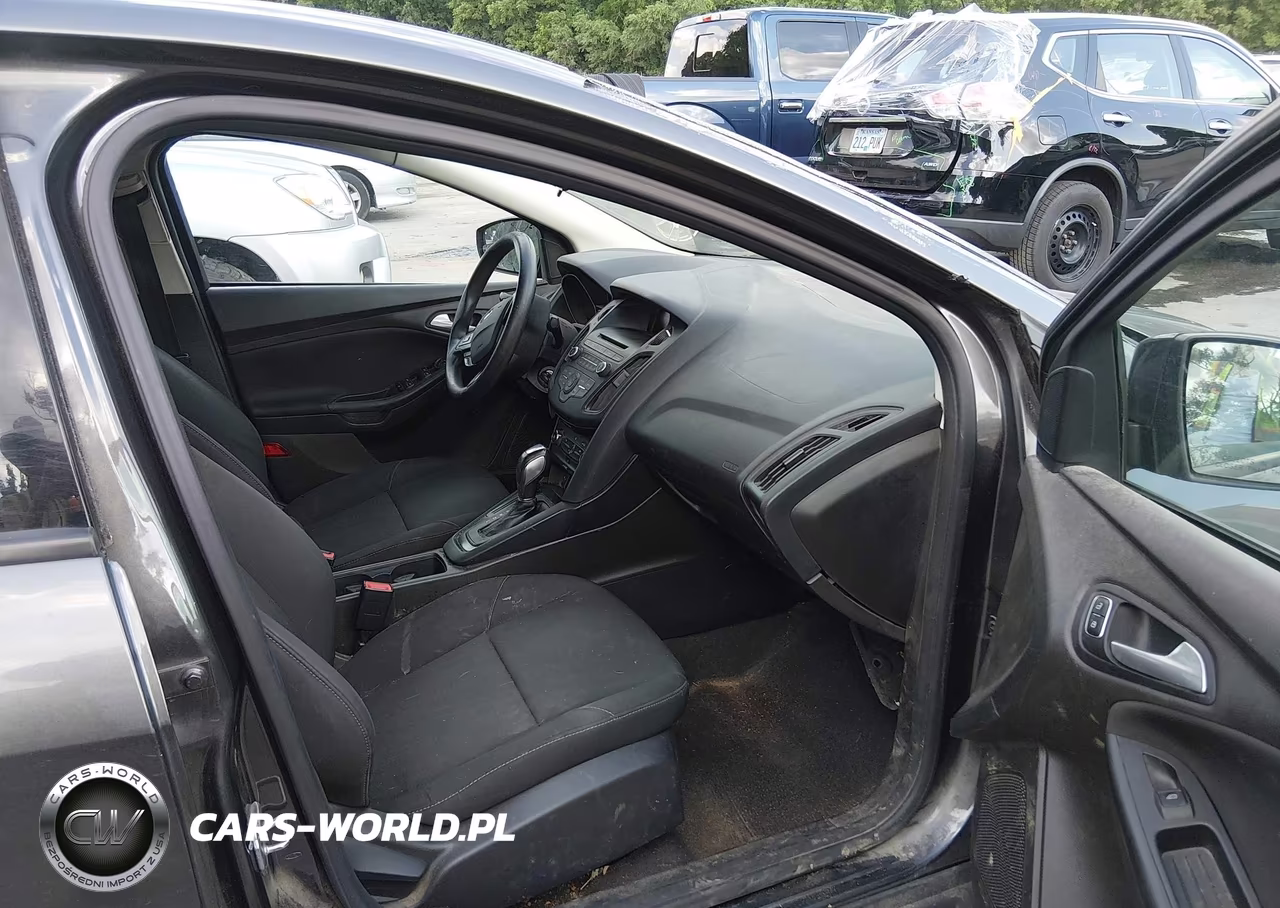 2016 Ford Focus Se VIN:1FADP3F24GL301408 - 5