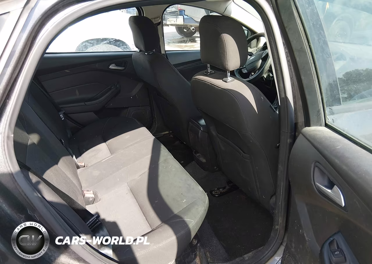 2016 Ford Focus Se VIN:1FADP3F24GL301408 - 8